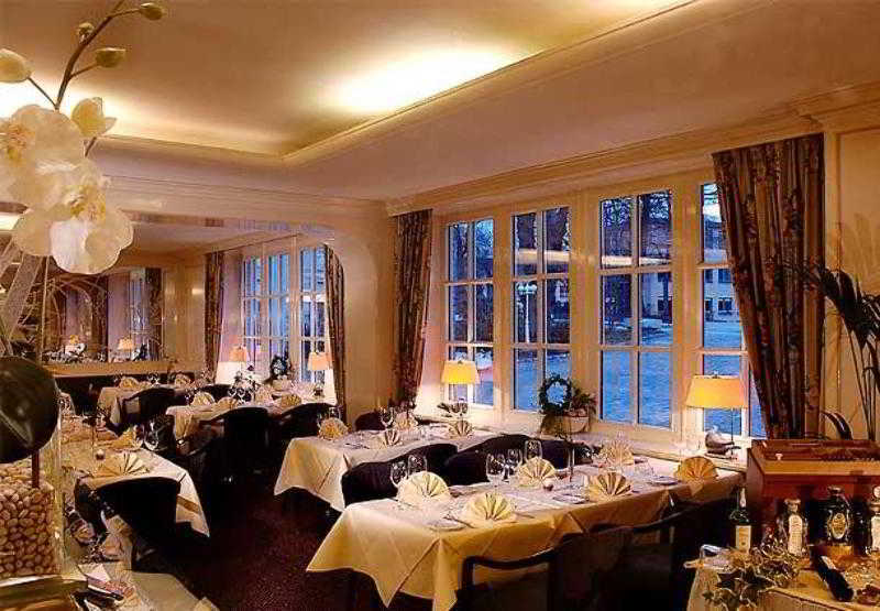 คอร์ตยาร์ด สนามบินฮัมบวร์ค Hotel ฮัมบูร์ก ร้านอาหาร รูปภาพ