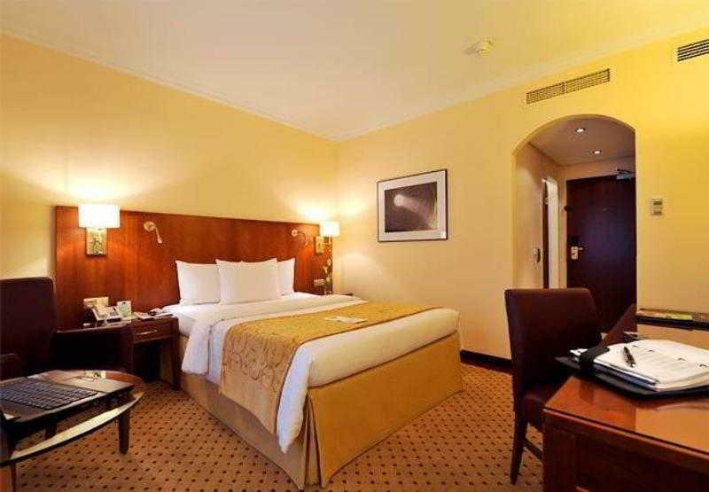 คอร์ตยาร์ด สนามบินฮัมบวร์ค Hotel ฮัมบูร์ก ภายนอก รูปภาพ